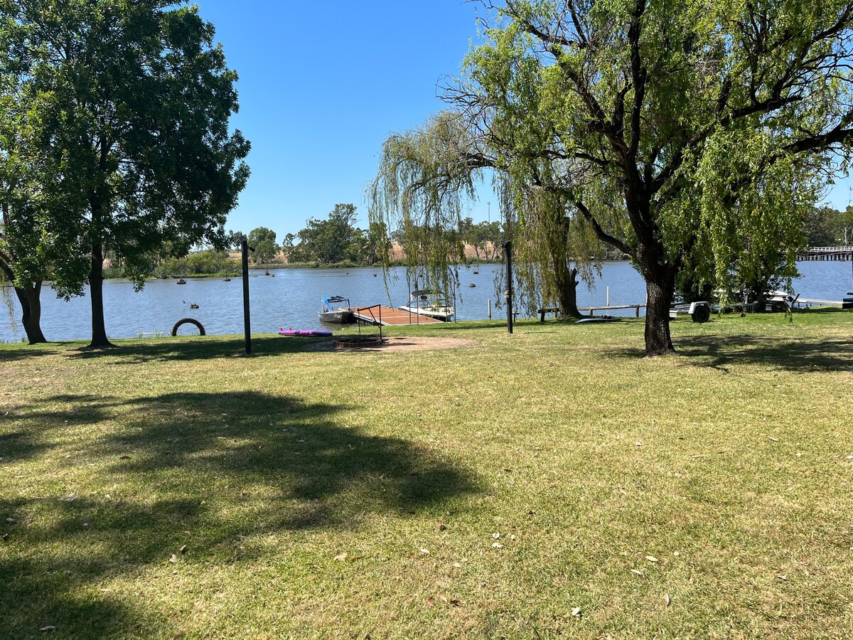 Nagambie Country River度假屋