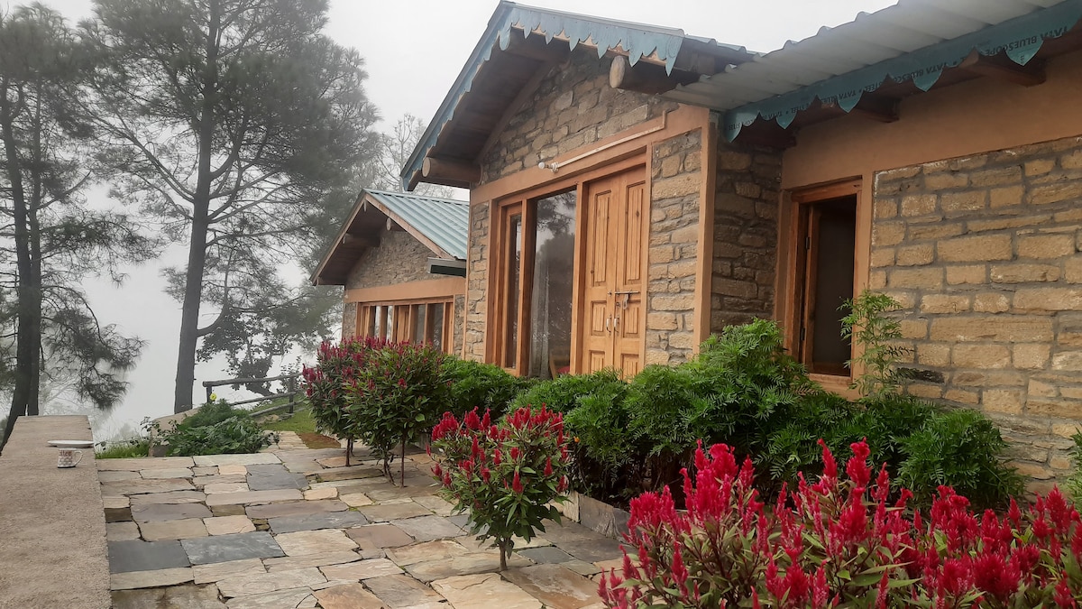 Binsar- Room With Himalaya Views