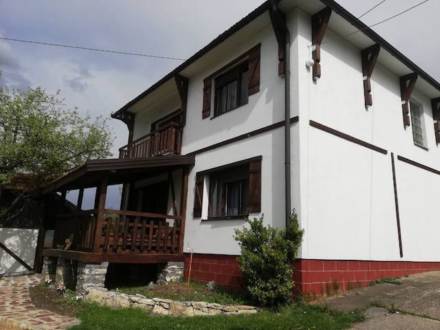 Osmaci Municipality的民宿