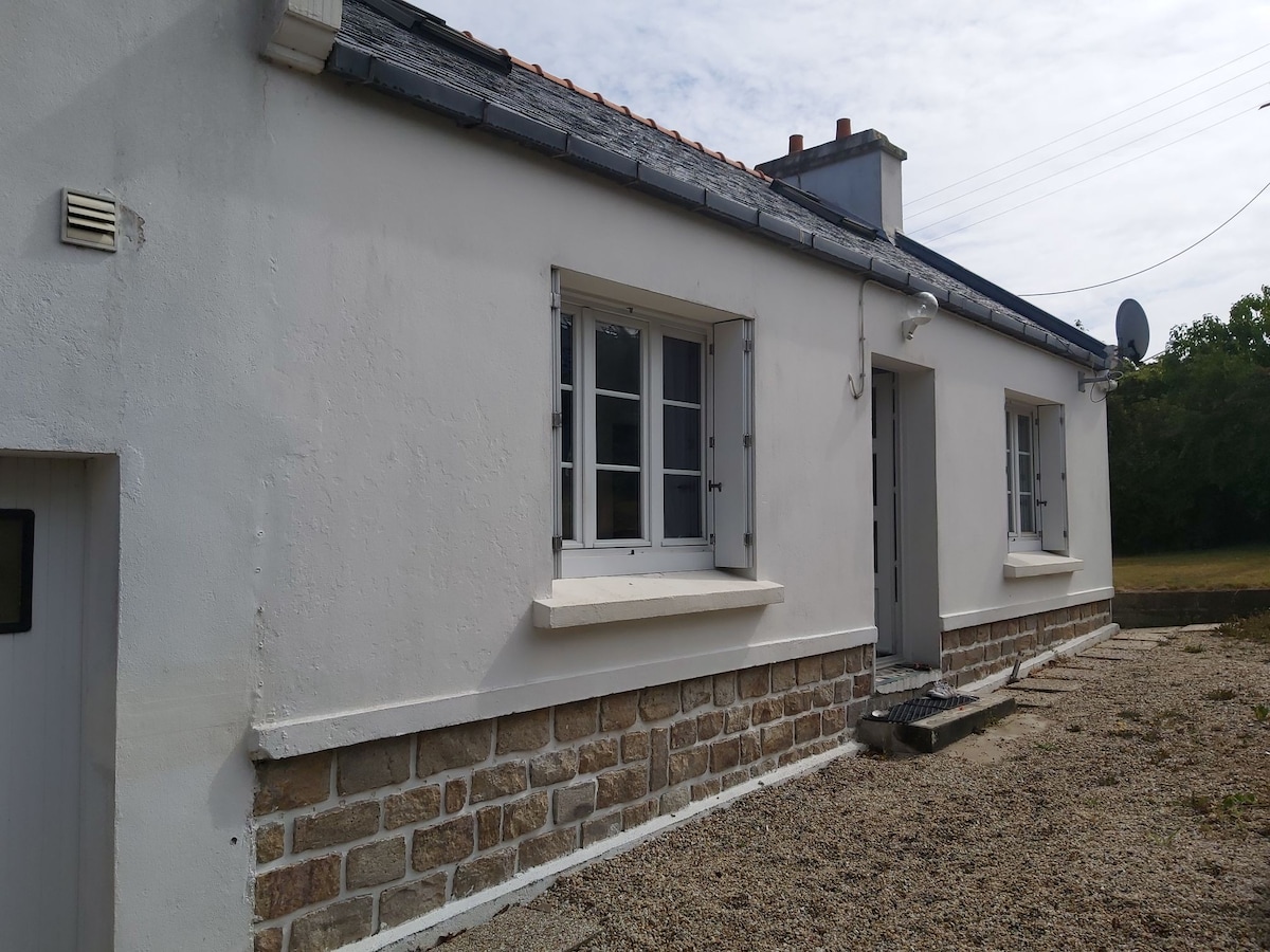 Maison bretonne 75 m2 entièrement renove 200 m mer