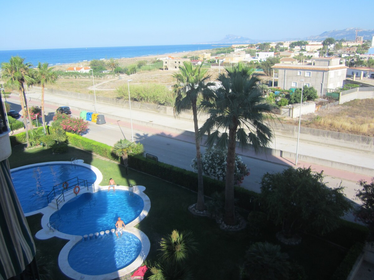 Apartamento + piscina, vistas al mar, playa cerca