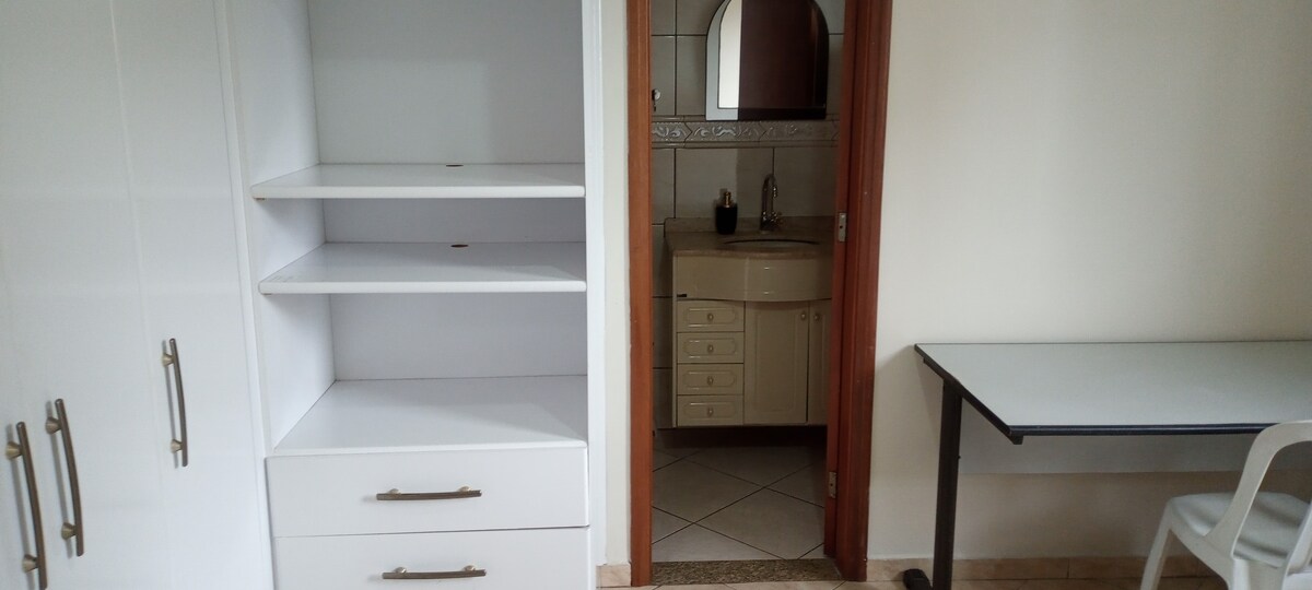 Quarto privado em安静的空间