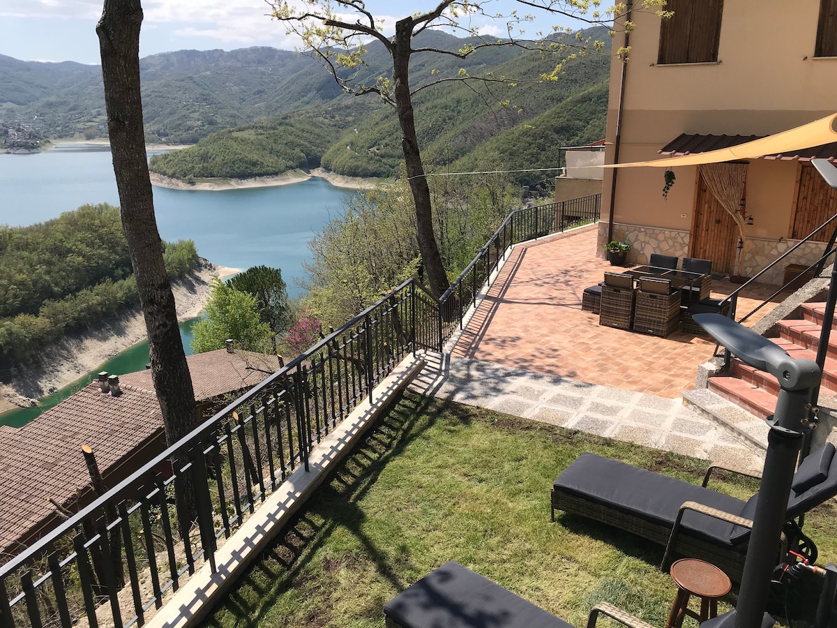 MA. De House Lago del Turano