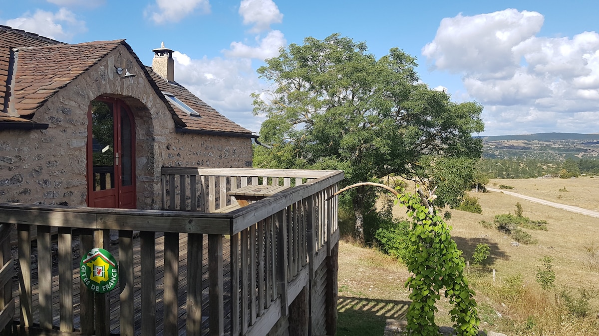 Gite du Tompe,  prairie à perte de vue