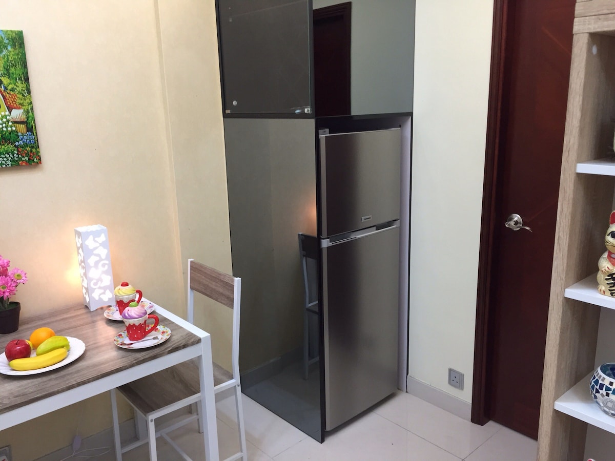 Beside Mongkok MTR,3bdr,2bath,13ppl