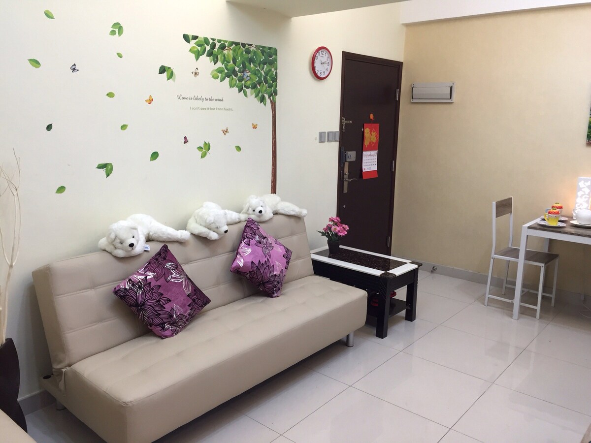 Beside Mongkok MTR,3bdr,2bath,13ppl