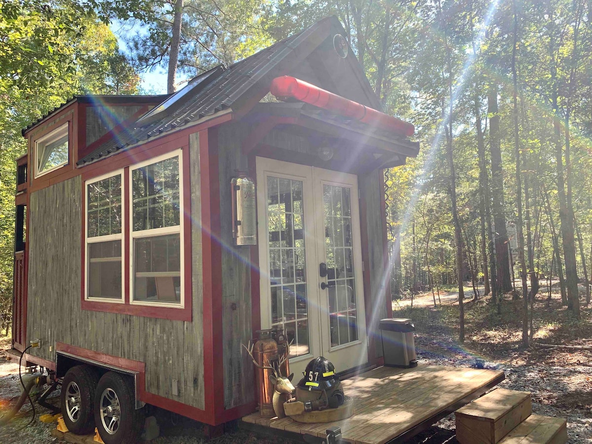 位于奥科尼湖（ Lake Oconee ）的浪漫消防微型住宅