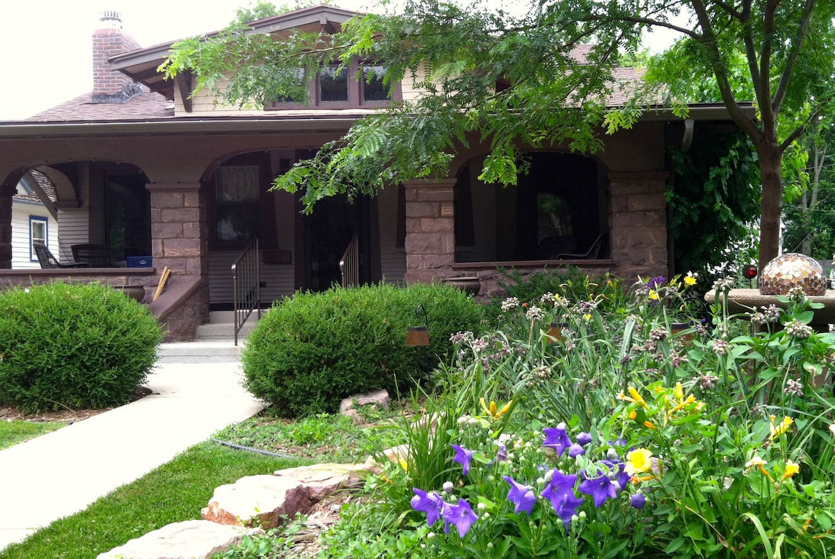 Jasper Stone B&B-hole House—Main & Upper Levels