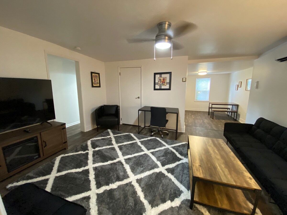 Newly Renovated - Sewickley Borough Apartment