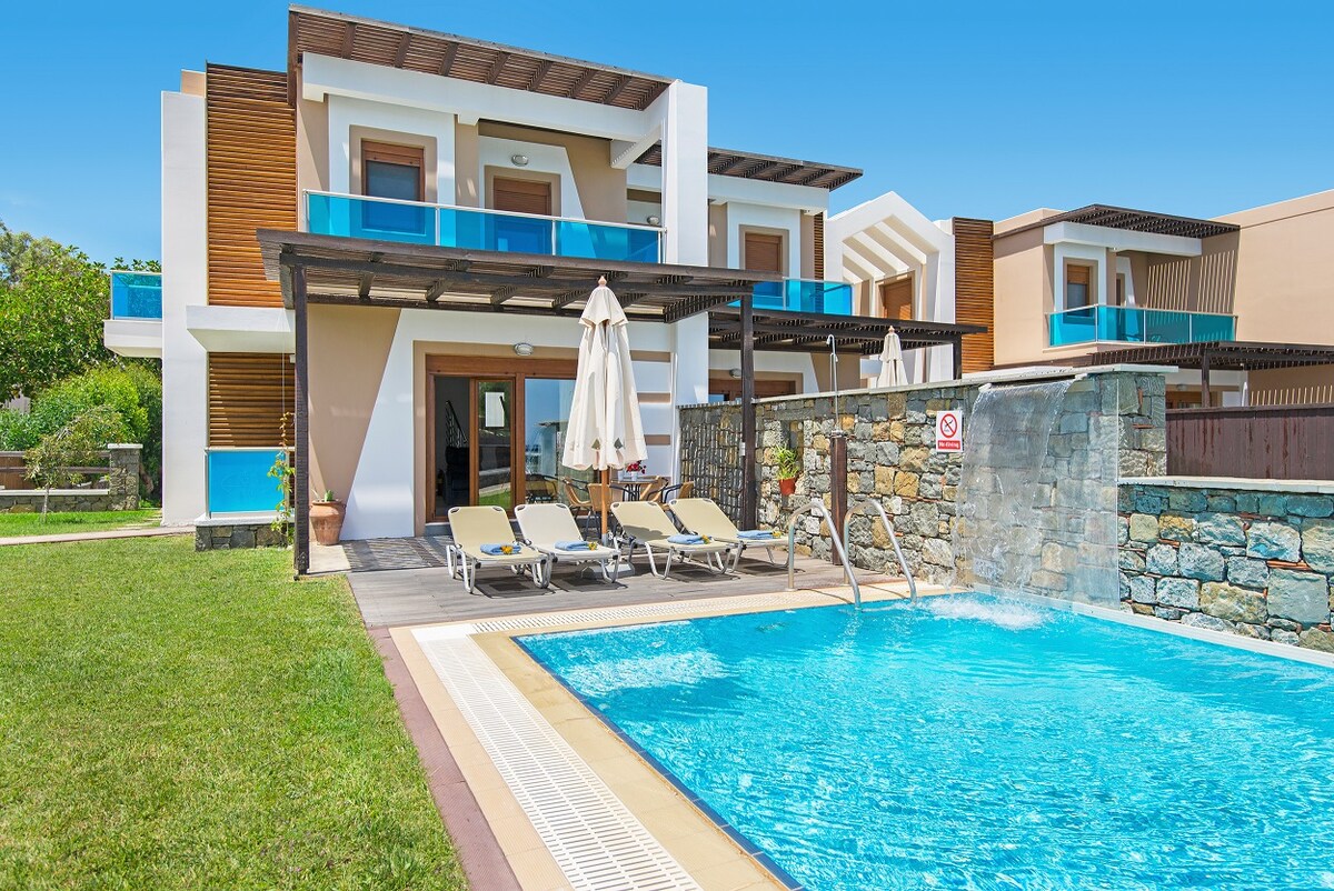 Horizon Line Villas - Villa Alia - Beachfront