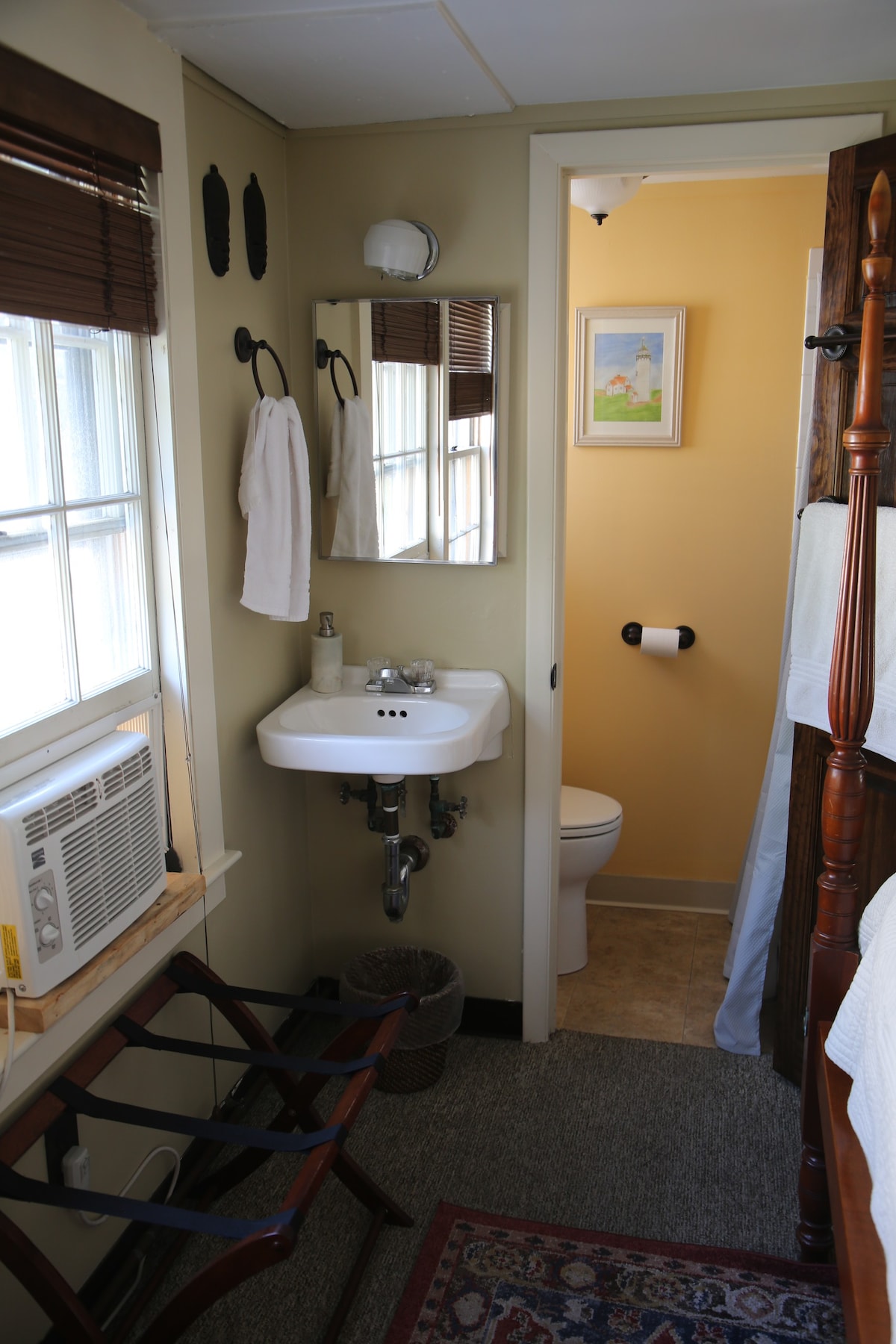 R9小房间，带标准双人床和独立卫生间