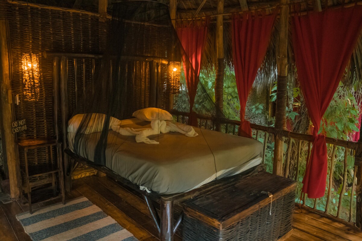 Tree Top Tree House - Dominican Tree House Village