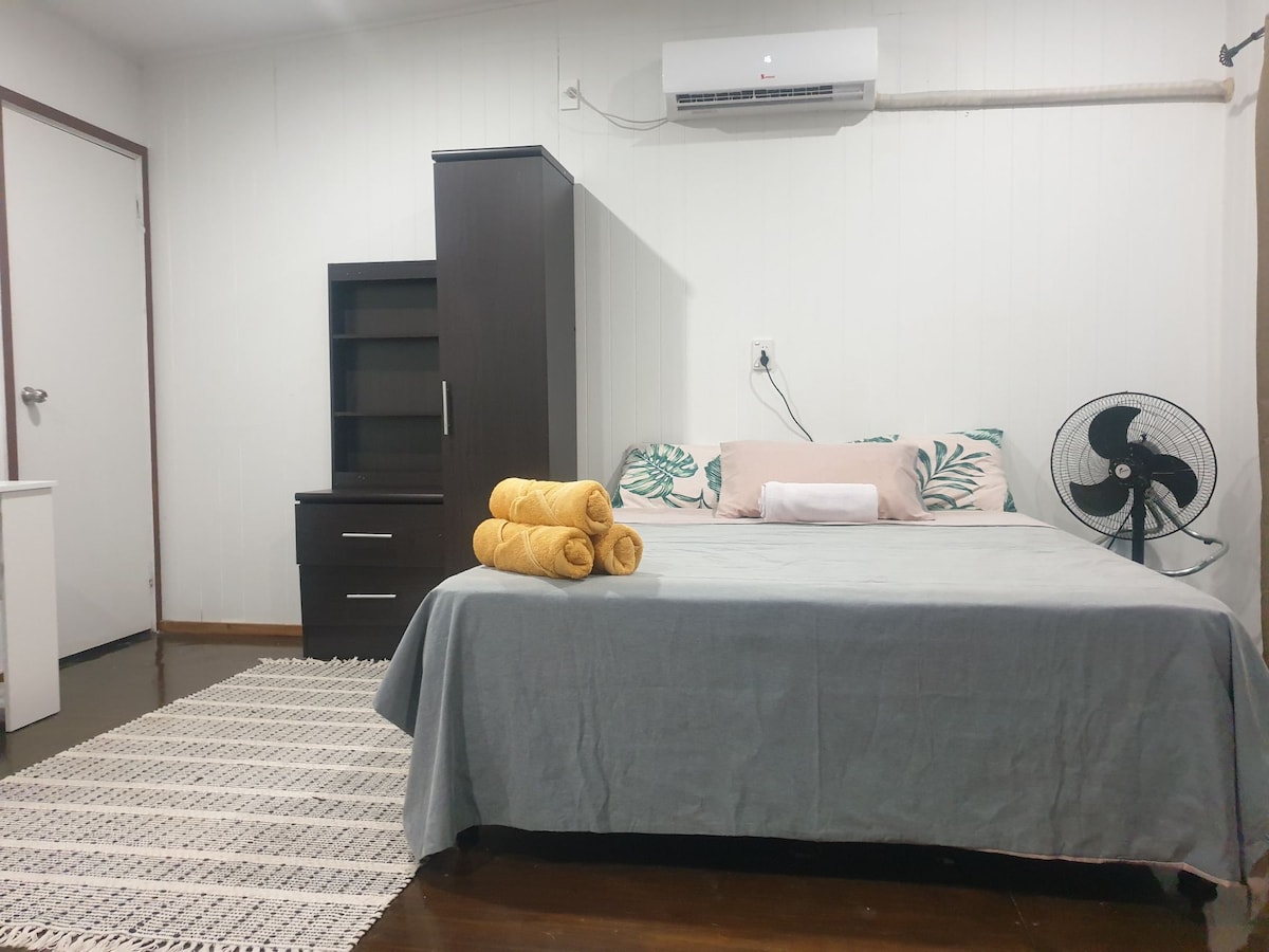 Sun Studio-3, Vailima | Free-WiFi,Netflix,Quiet,AC