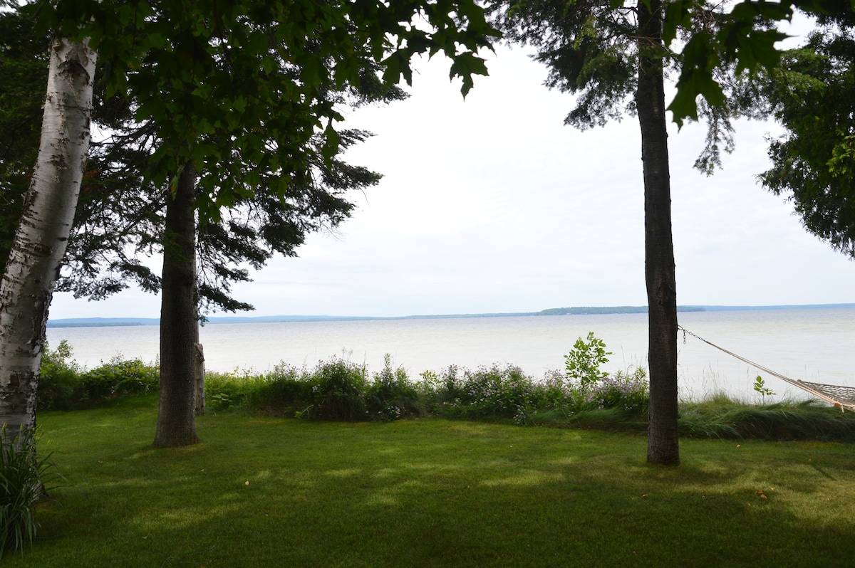 Burt Lake Waterfront Hideaway