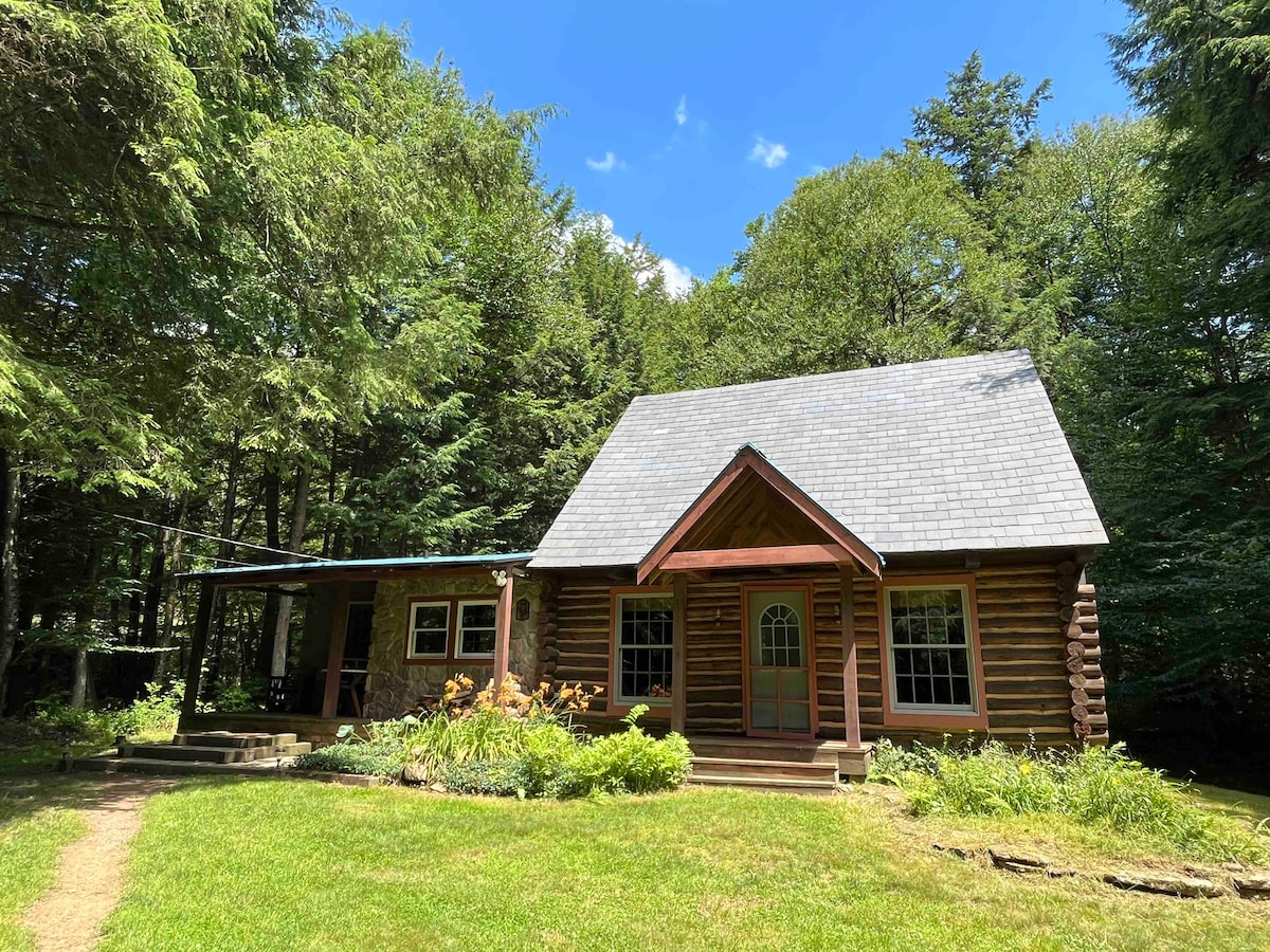 Hickory Creek Haven Creekside Log Cabin