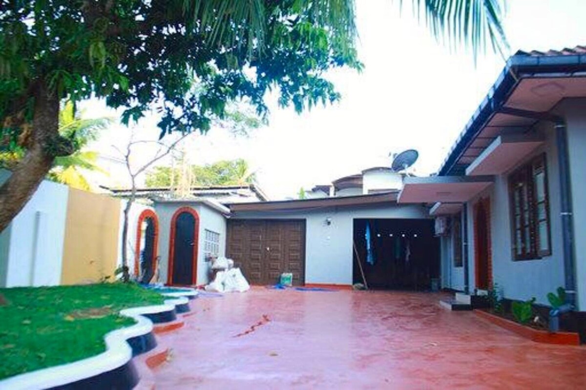 Yaeesh Holiday Villa