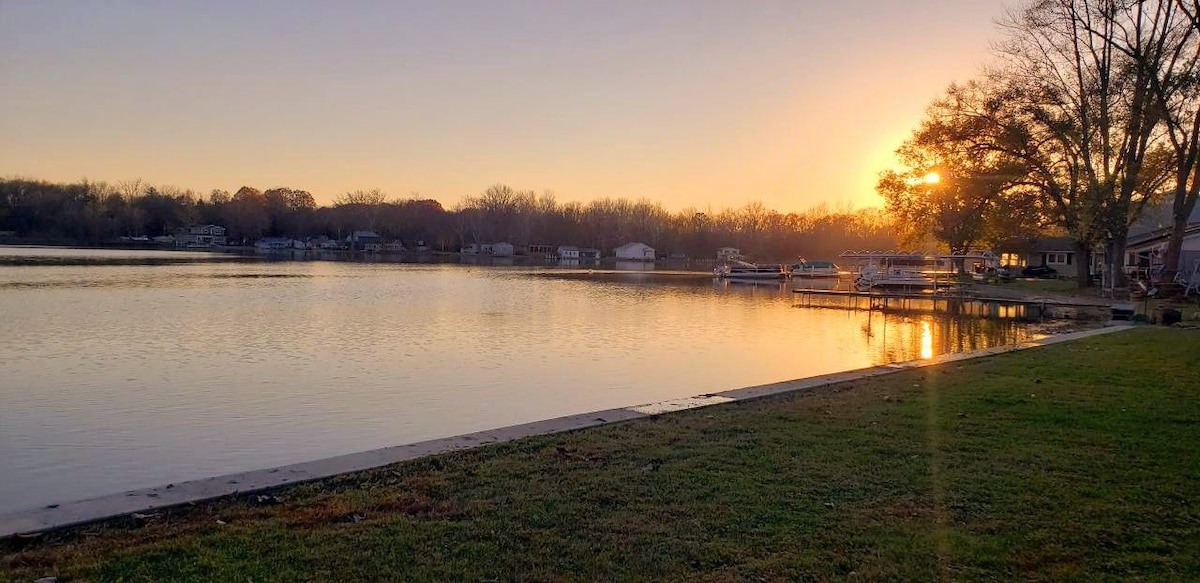 Lake Haven Cottage • Fun Summer Get Away