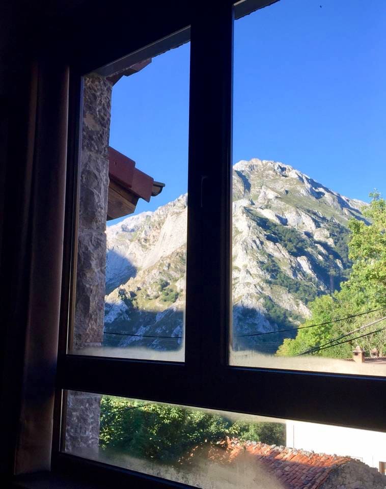 Catalina 's Cabin (Picos de Europa)