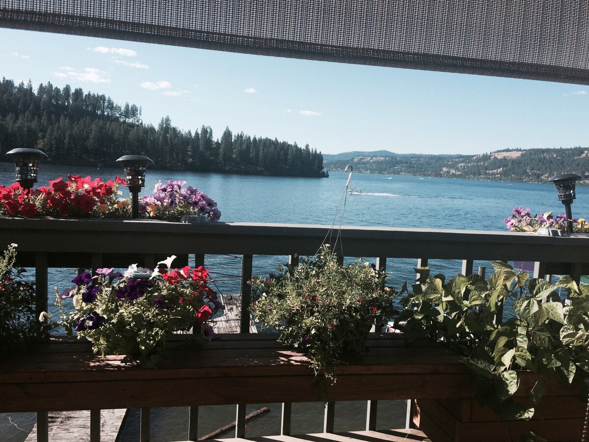 CareyBay Waterfront Condo on Coeur d 'Alene Lake, ID