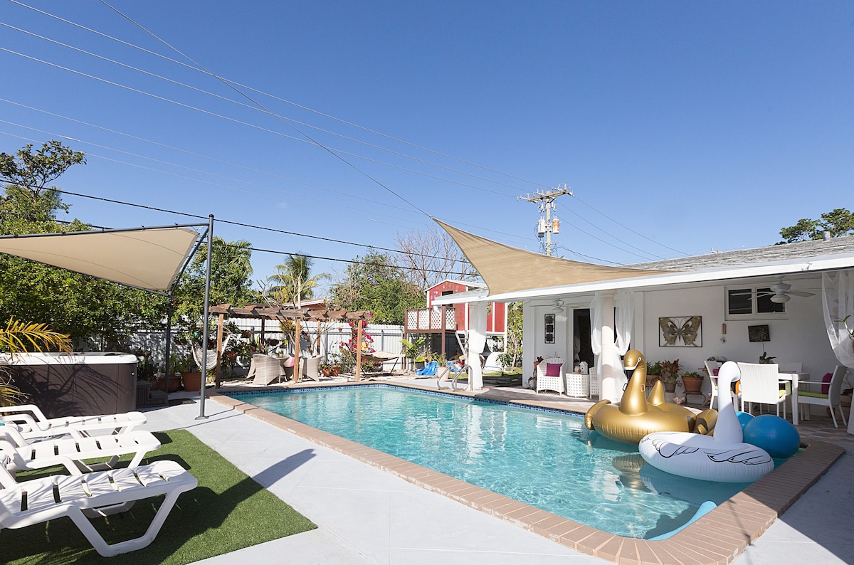 现代客房/私人庭院、花园、游泳池和热水浴缸