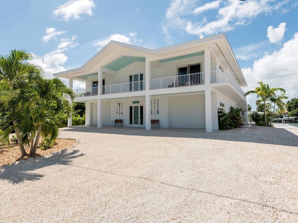 Grouper House, Lux 4BR, 6BA home w/ pool, dock and