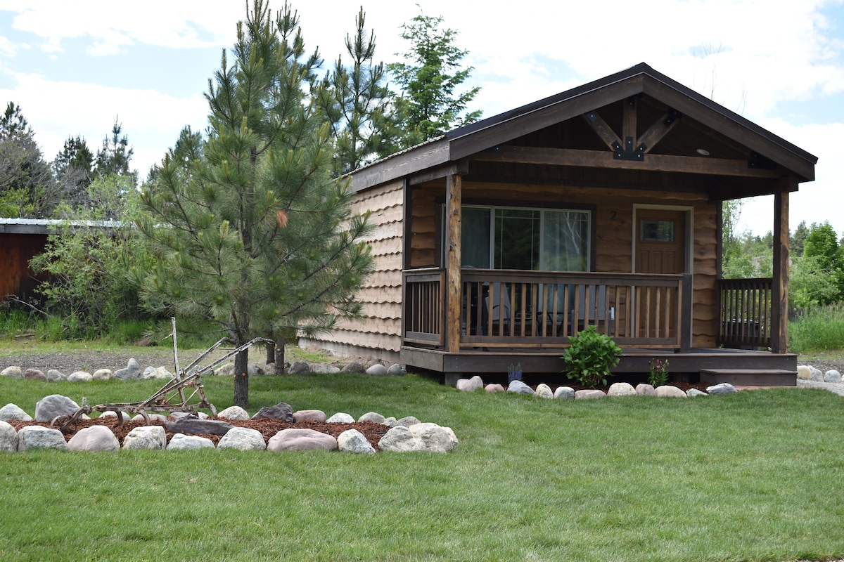 The Roost Cabin # 2 ，靠近Glacier Natl公园。