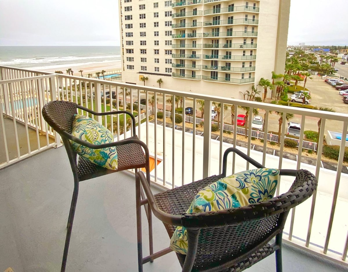 代托纳海滩（ Daytona Beach ）漂亮的加大双人床海景单间公寓