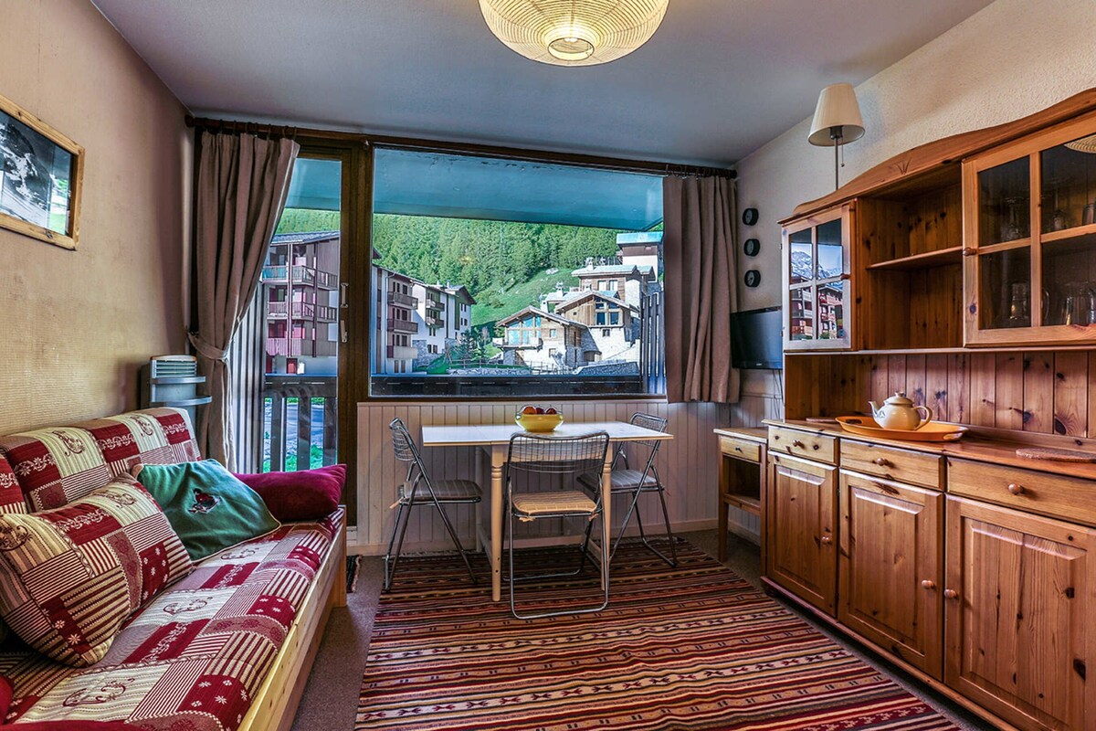 CH125 - Well maintained studio. Near the centre of Val d'Isère.