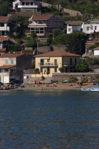 Appartamento isola del giglio sul mare