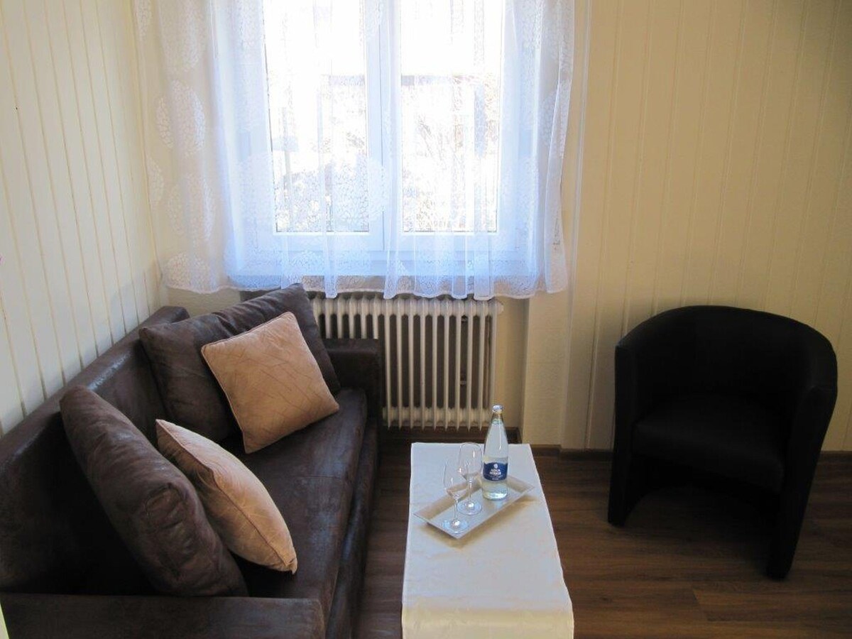 Pension Sonnengrund ， （ Nonnenhorn ） ，带小厨房和沙发床的双人房