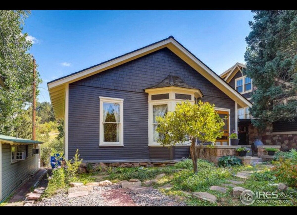 Spacious Chautauqua 3 Bedroom Boulder Cottage