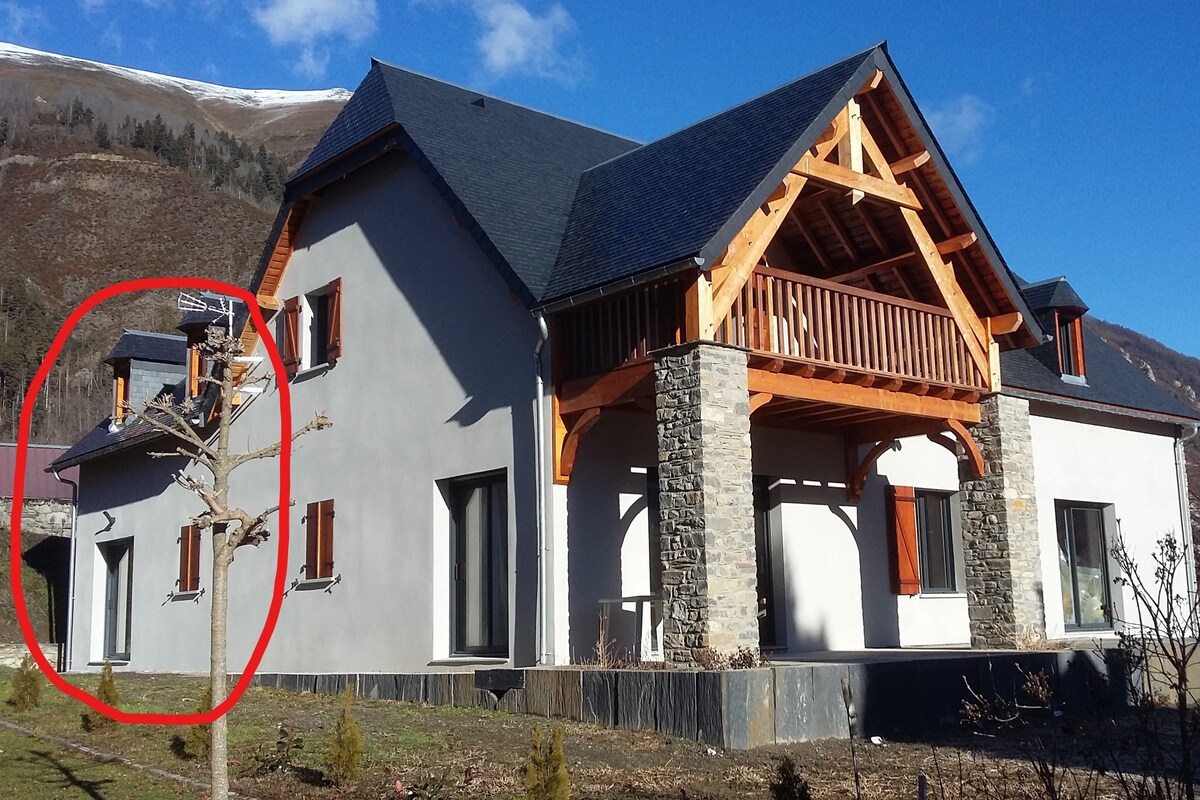 Saint Lary Vignec . 64M² 6 pers, 600 m télécabine.