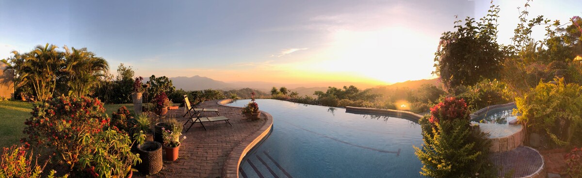 Casa Margarita with Pool Access and ocean view