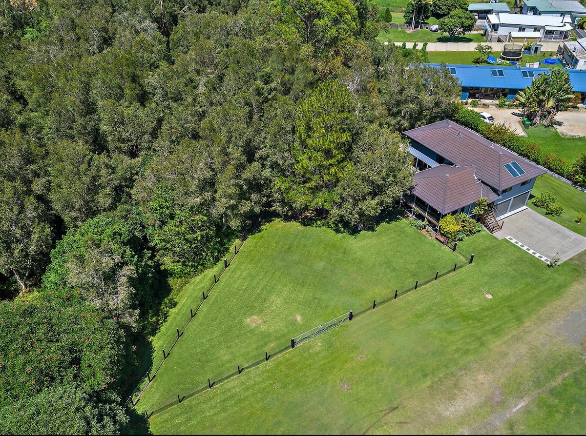 Urunga Getaway - Town Centre Acreage