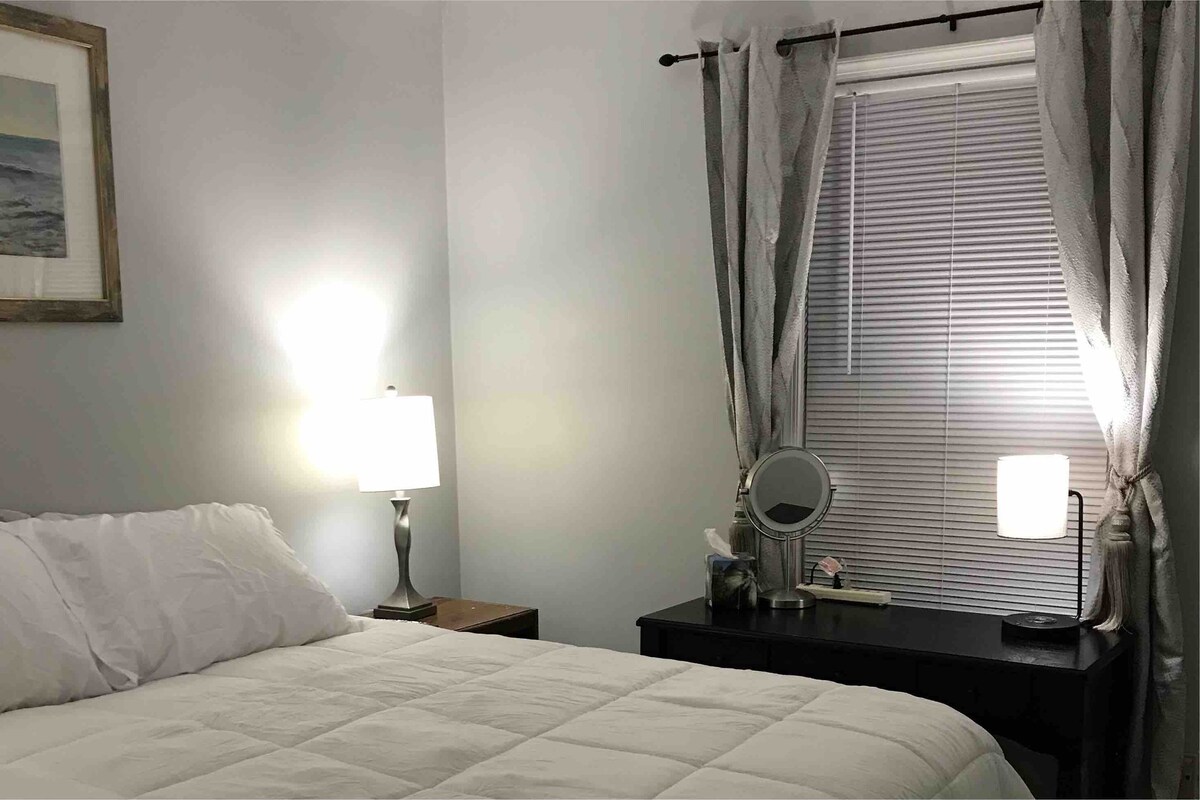 Stylish & Comfy Rm 2 miles to GMU. Extended Stay.