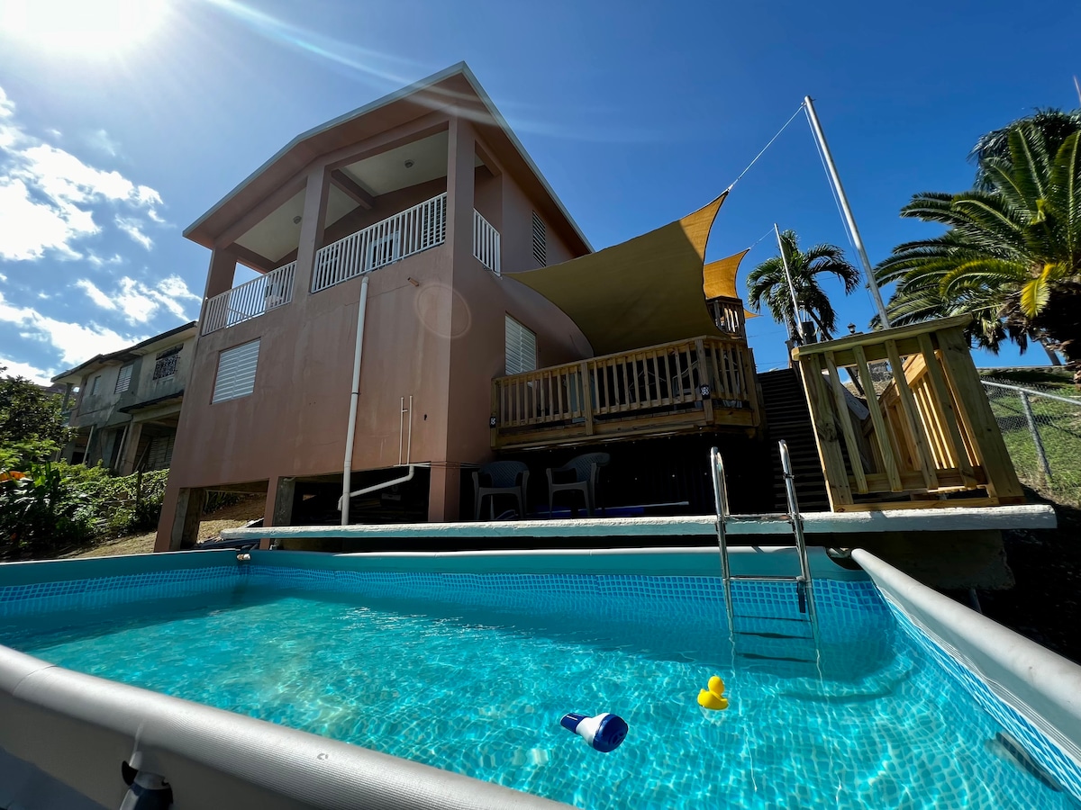 Spacious modern home w/pool by SandyBeach