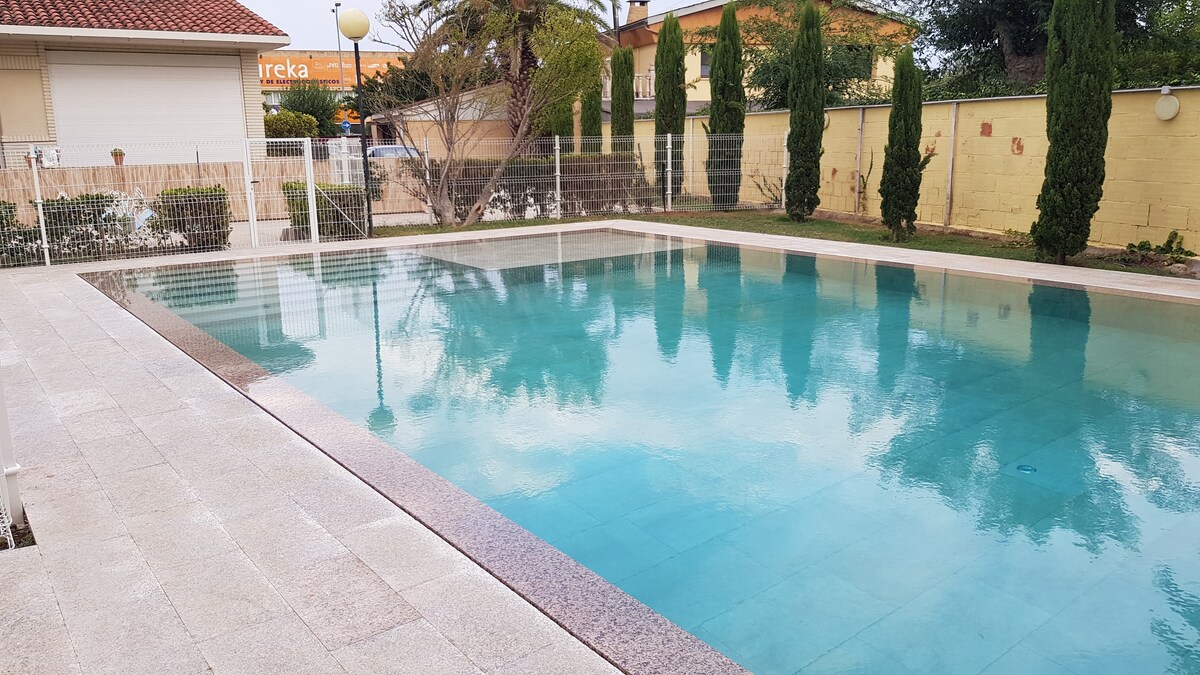 villa con piscina en tudela