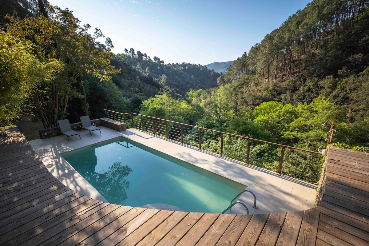 Gîte de charme avec piscine et rivière