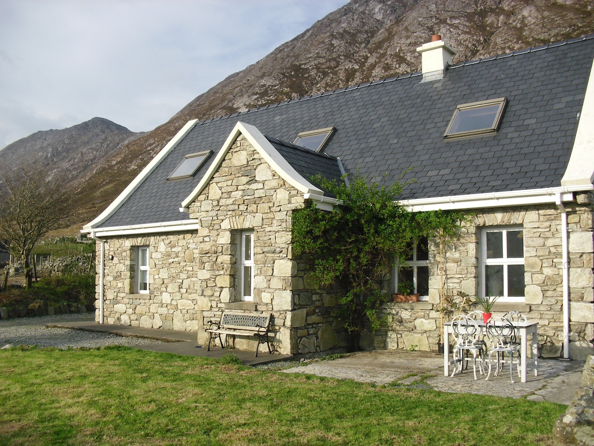 康尼马拉（ Connemara ）的乡村小屋，美景！