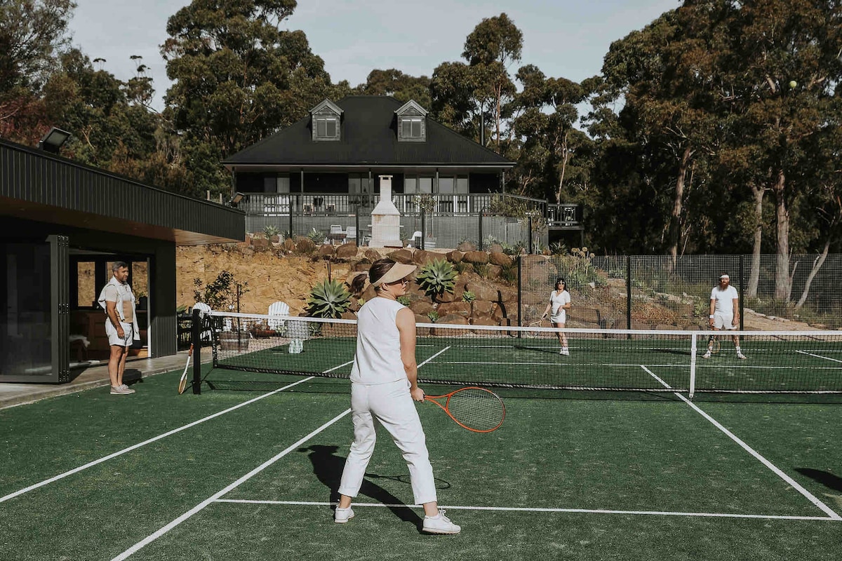 The Chalet (Tennis court & Sauna)