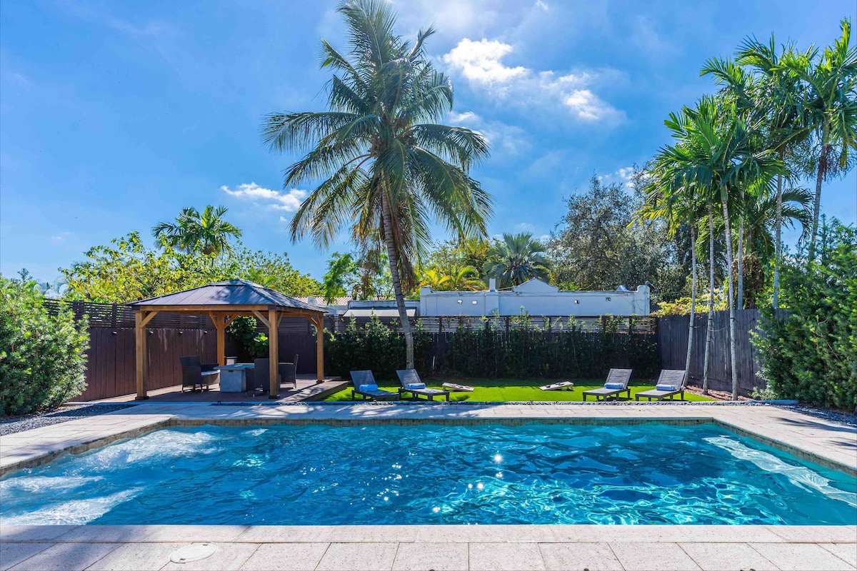 Magnificent Pool House Miami Coconut Grove