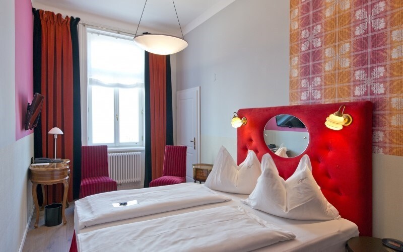 位于Botique酒店的迷人双人房「经典」，坐落在波西米亚风格的纳斯克马克特（ Naschmarkt ）上，欢迎来到维也纳爱好者  