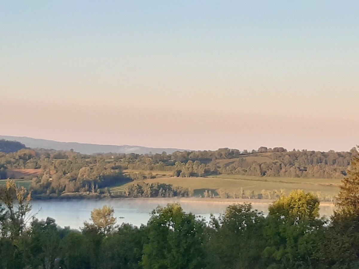 Gîte Les Griffons vue sur lac
