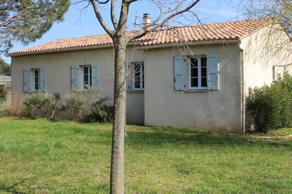 Appt dans villa, piscine et nature !  10mns d'Uzes