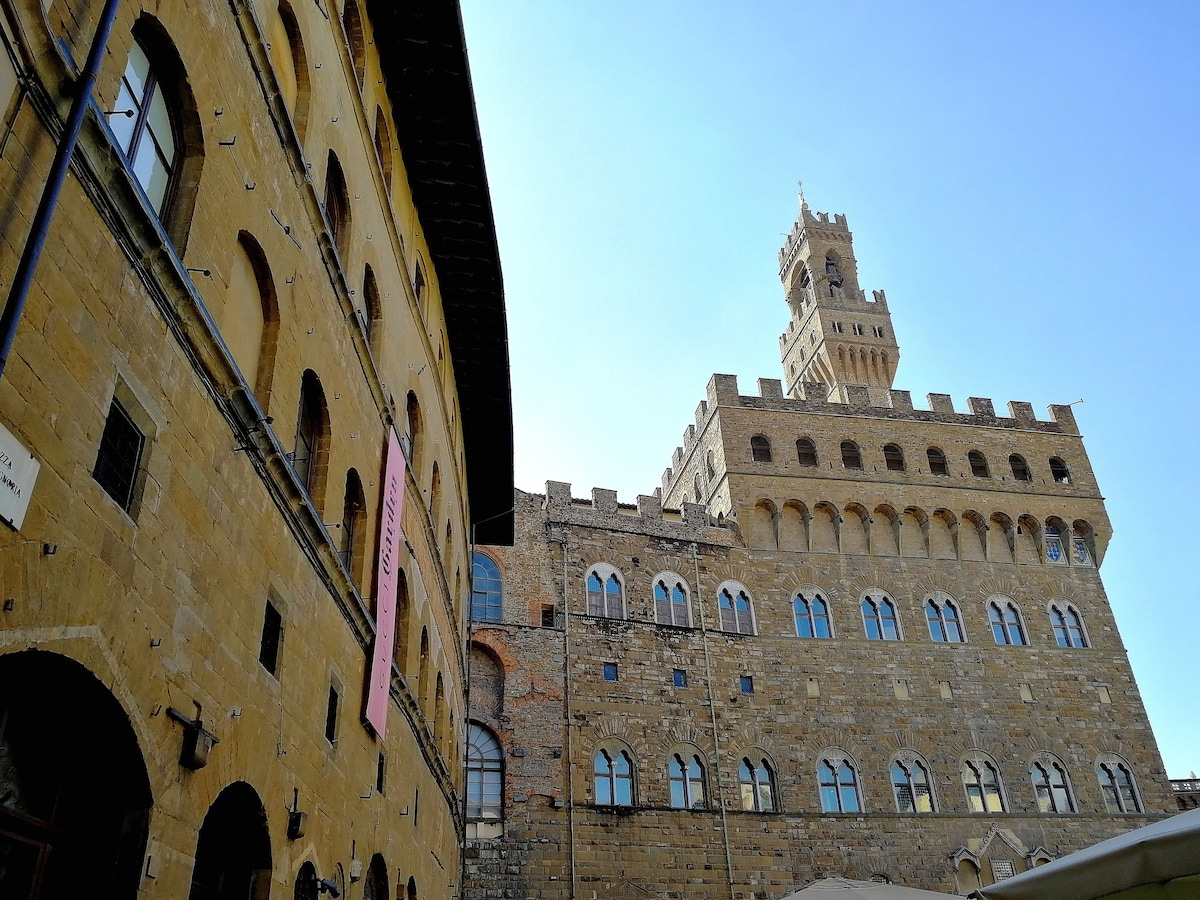 Dimora dei Cerchi, Between Duomo&Uffizi