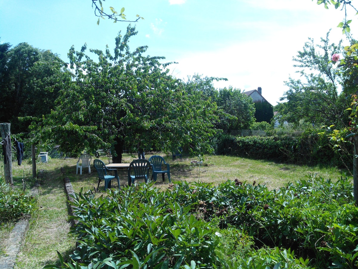 Ancienne Ferme de Bourg fleurie with large garden