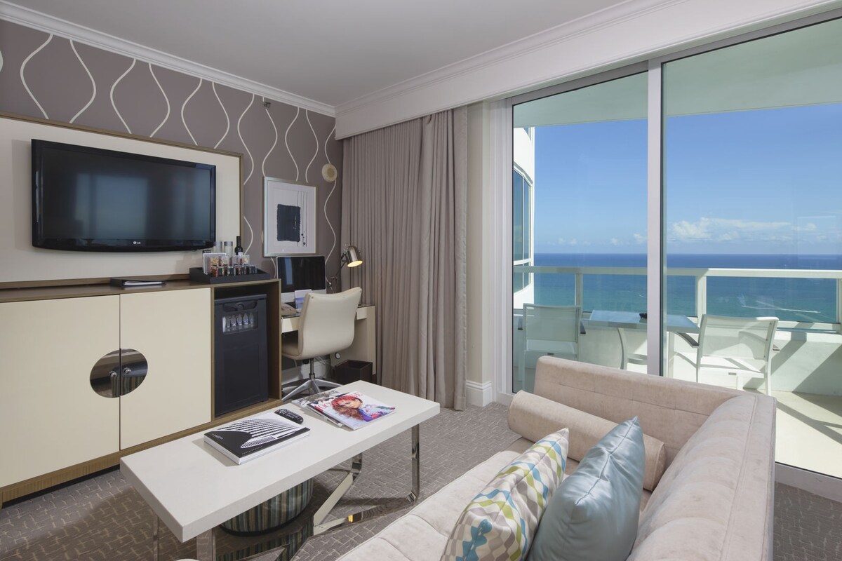 Fontainebleau Hotel Oceanfront 1 Bedroom Suite