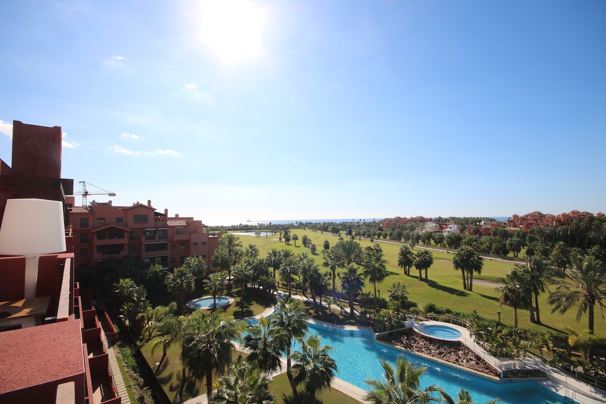 Luxury penthouse Playa Granada golf + pool jacuzzi