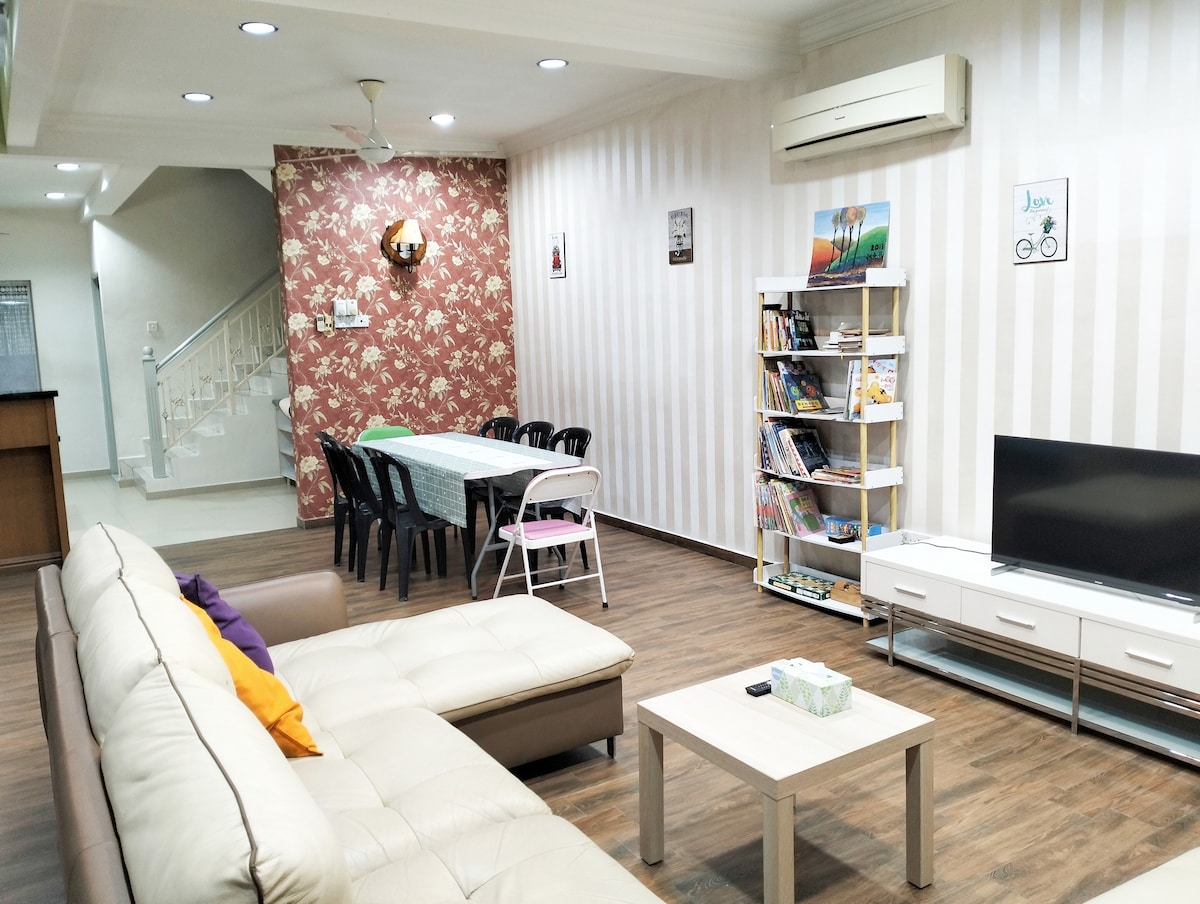 JB Austin Perdana Terraced House Homestay 11pax