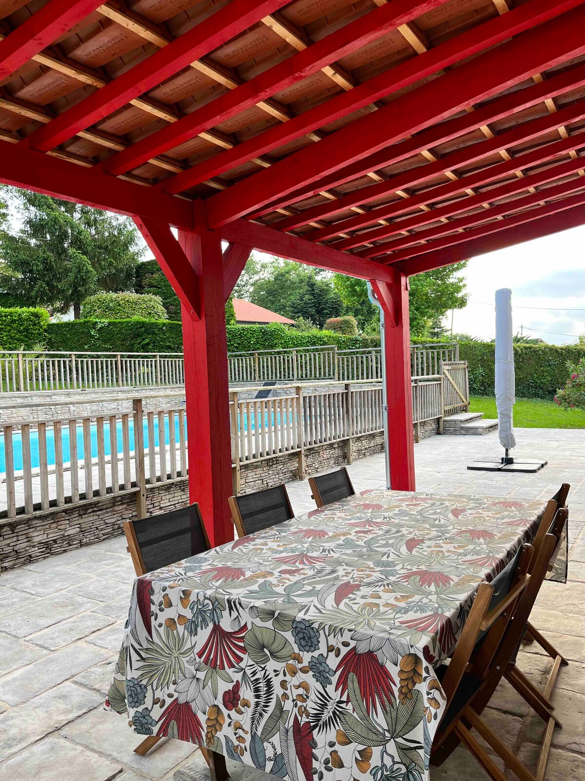 Magnifique villa Basque avec piscine à la campagne